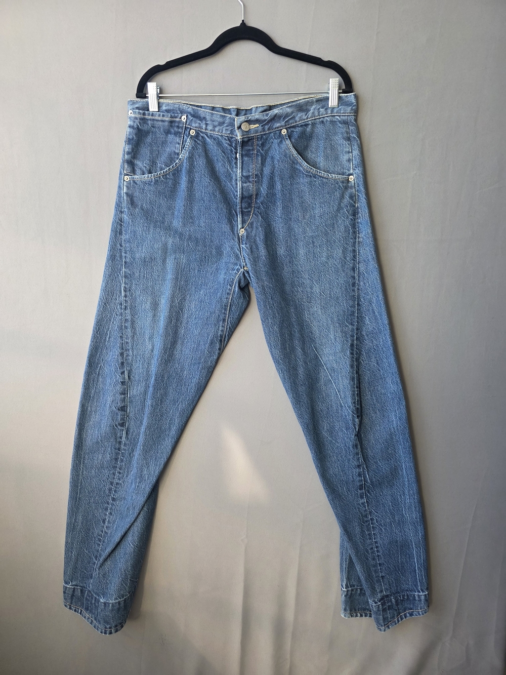 Vintage 1999 Levi’s Engineered Jeans Made in Hungary 34x32 Cinch Back Y2K